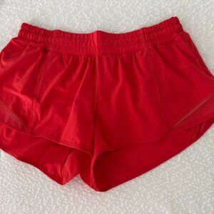 Lululemon Hotty Hot Shorts Low Rise 2.5